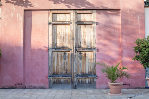 puerta de madera exterior